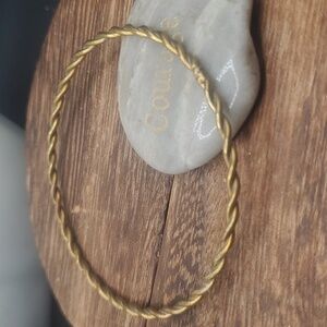 B2028 gold tone wire braided estate bracelet